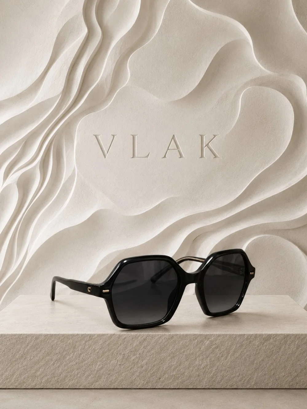 Carrera bold geometric